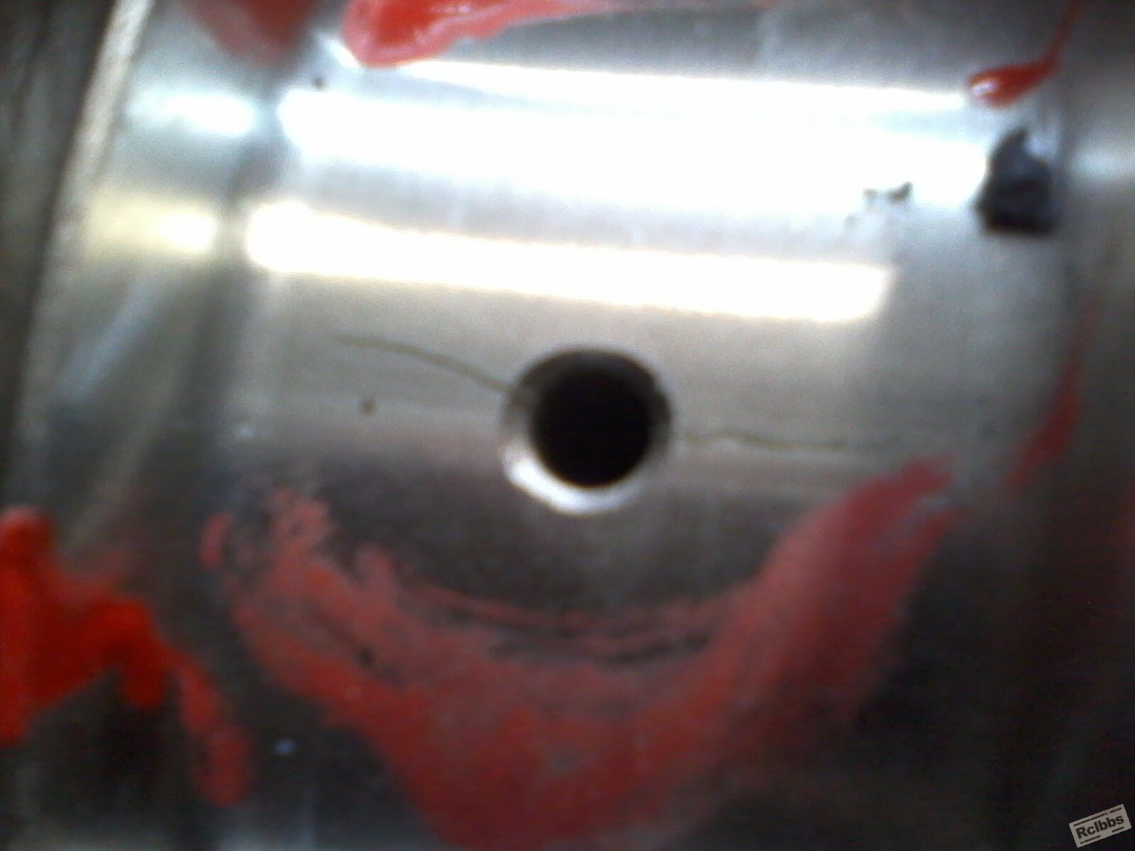 油孔淬火裂纹.jpg