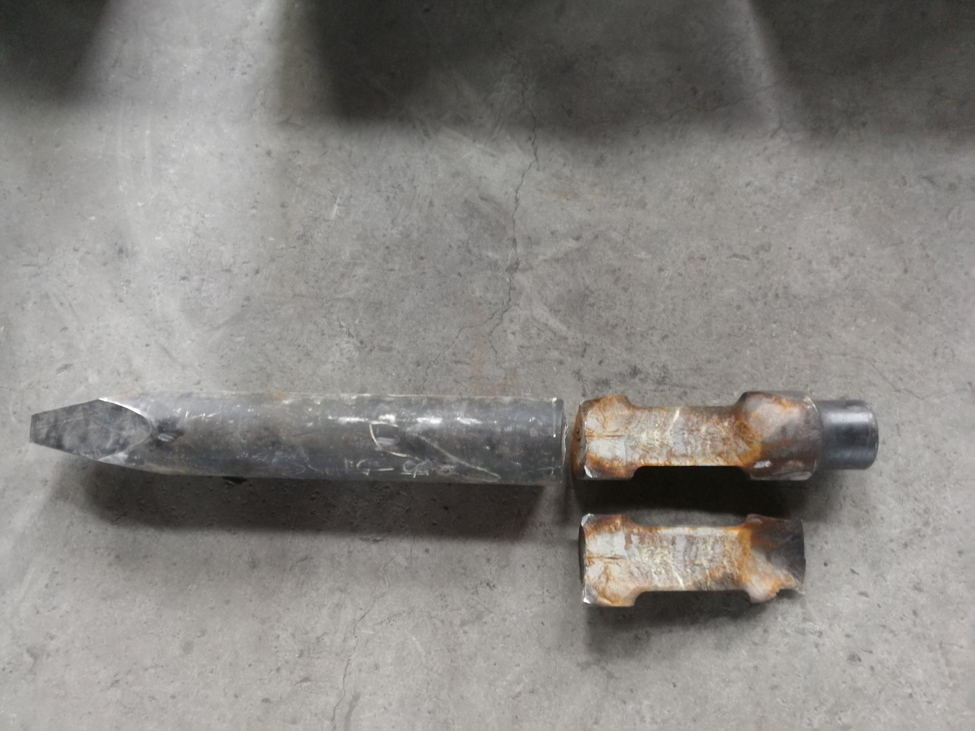 裂纹打开后整体开裂形貌