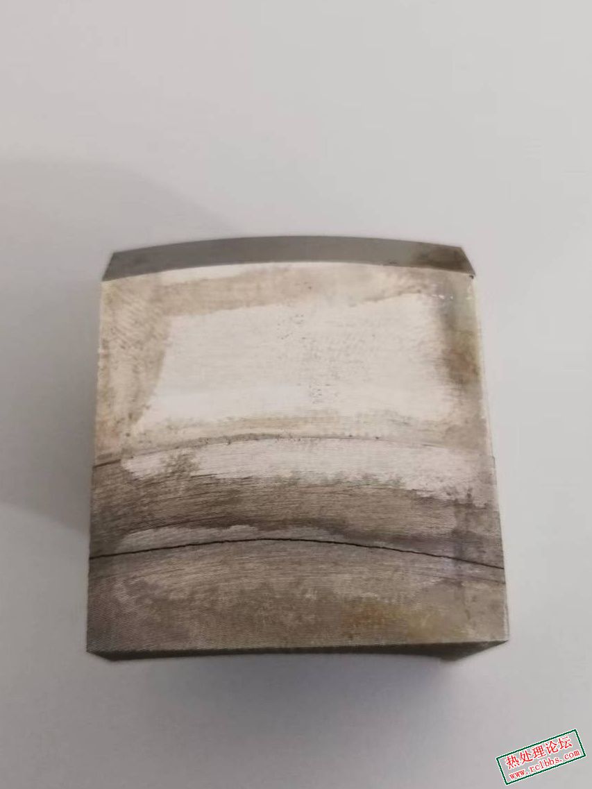 端面圆弧状裂纹