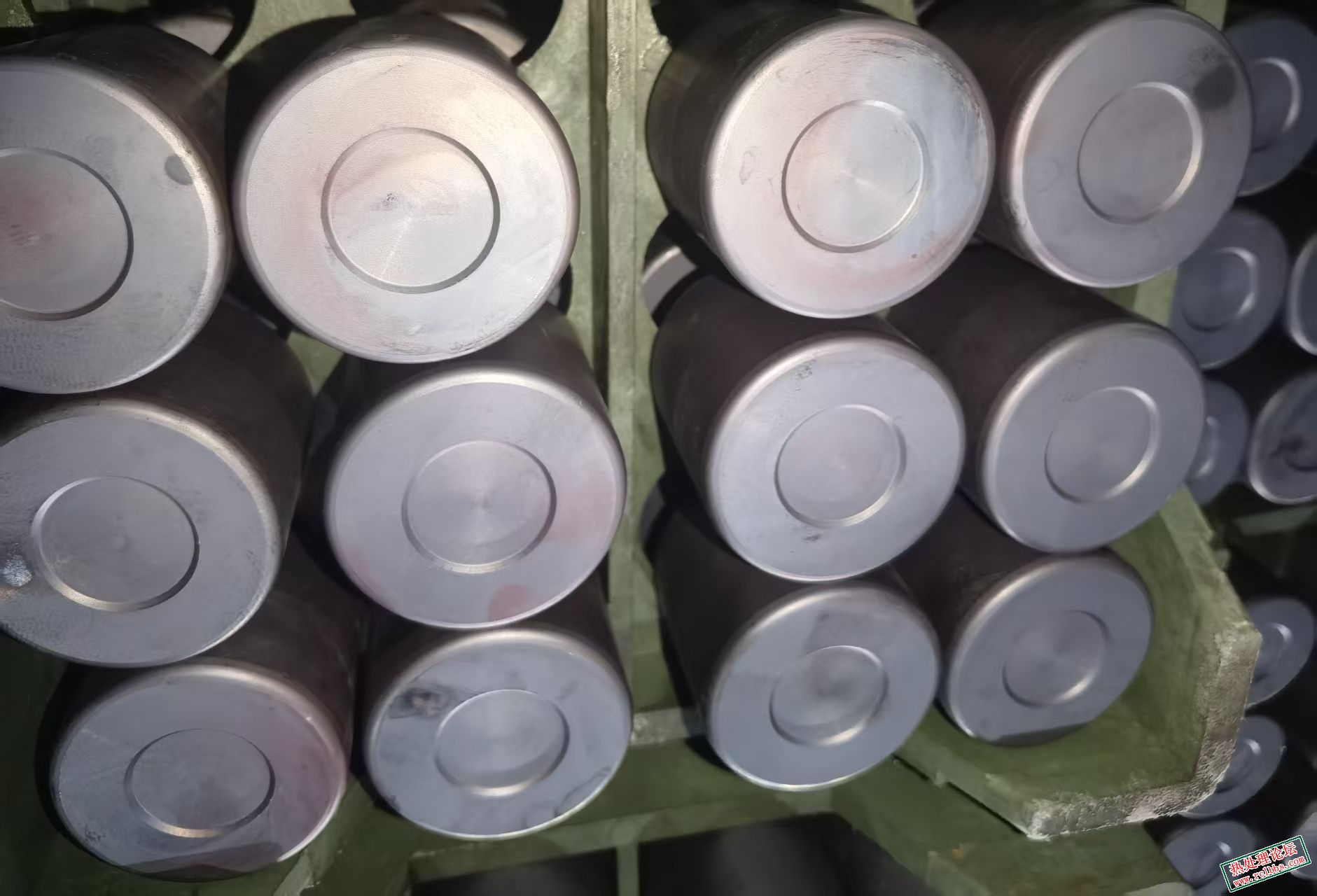 局部发红，擦拭不掉